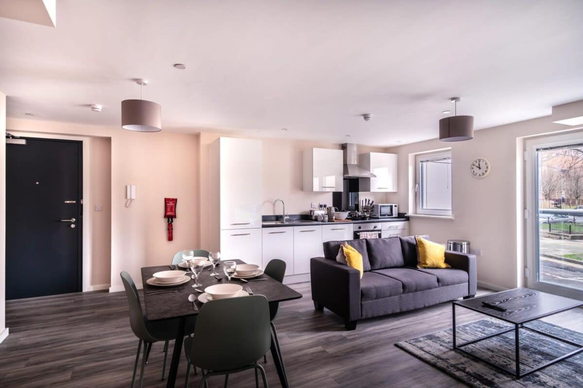 Modern & Spacious 2 Bed Apartment In 맨체스터 외부 사진